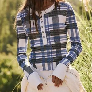 New with tags Free People FP Movement rally printed layer sweater top blue ivory